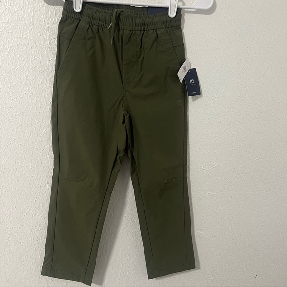 Gap Kids Boys Small (6-7) Hybrid Taper Pants Moisture Wicking NWT Quick Dry - Picture 1 of 8